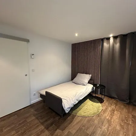 Modern 2 Bedroom Near Train Station Oberursel